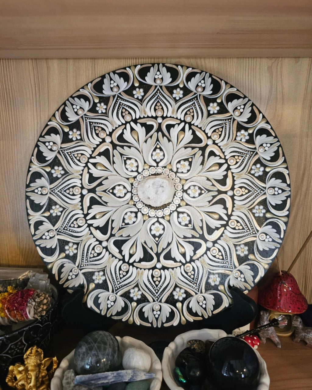 Flowering geode. Display at the holistic center of Harmony.