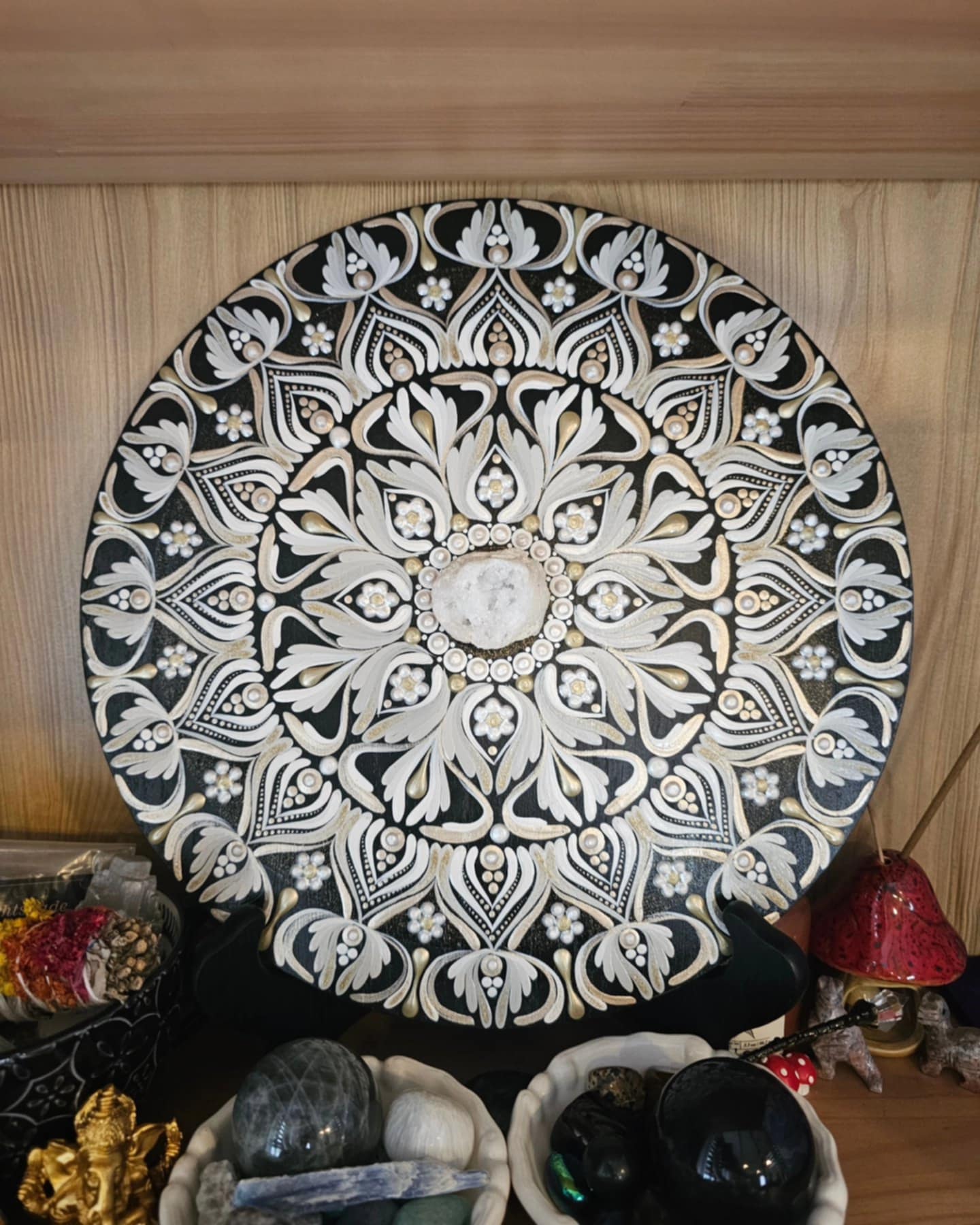 Flowering geode. Display at the holistic center of Harmony.