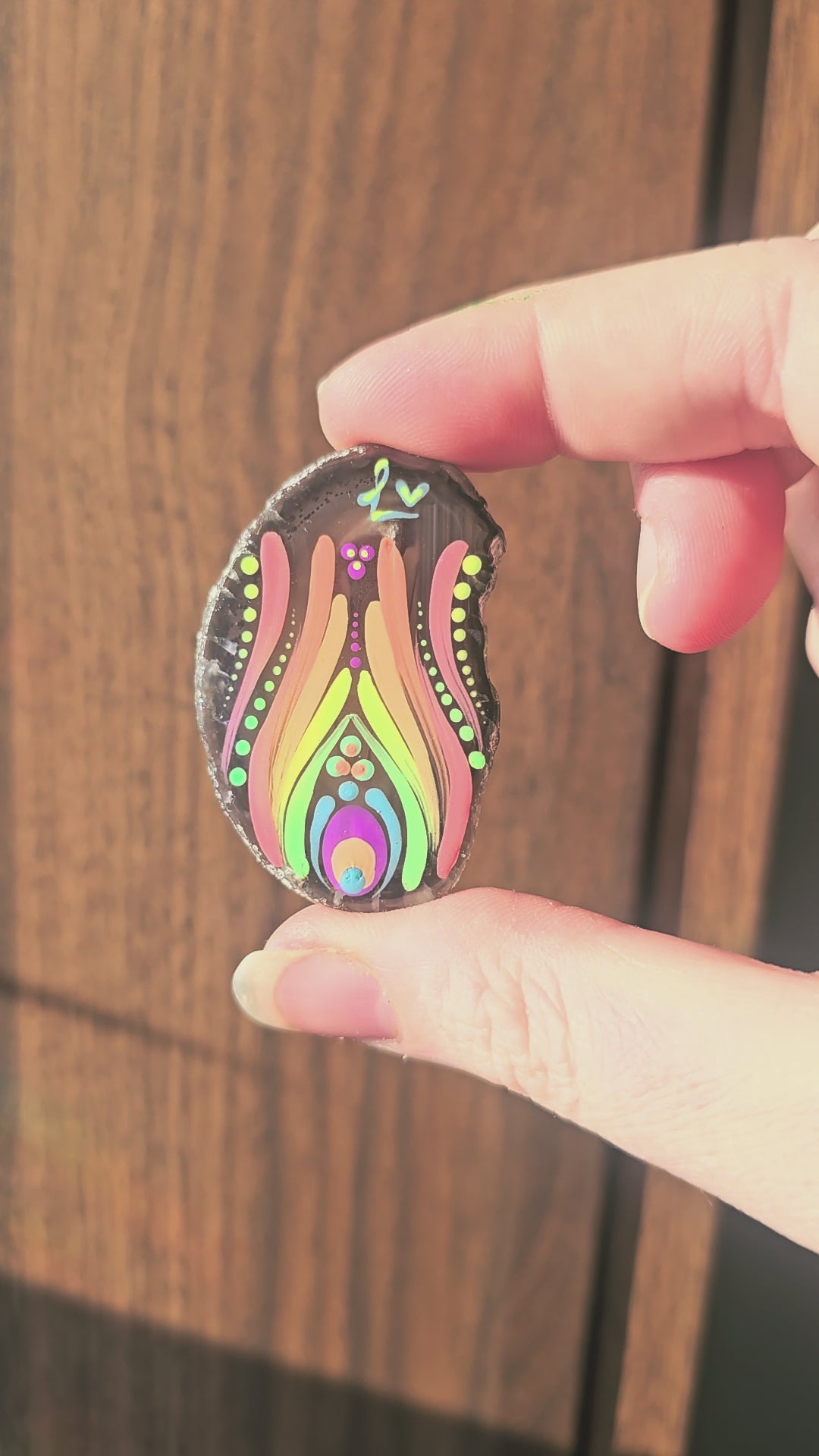 UV-painted agate slice 🖌️✨