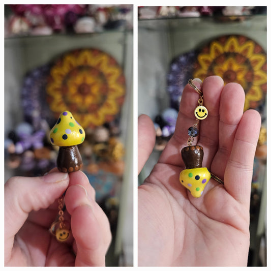 Porte-clé champignon jaune sourire