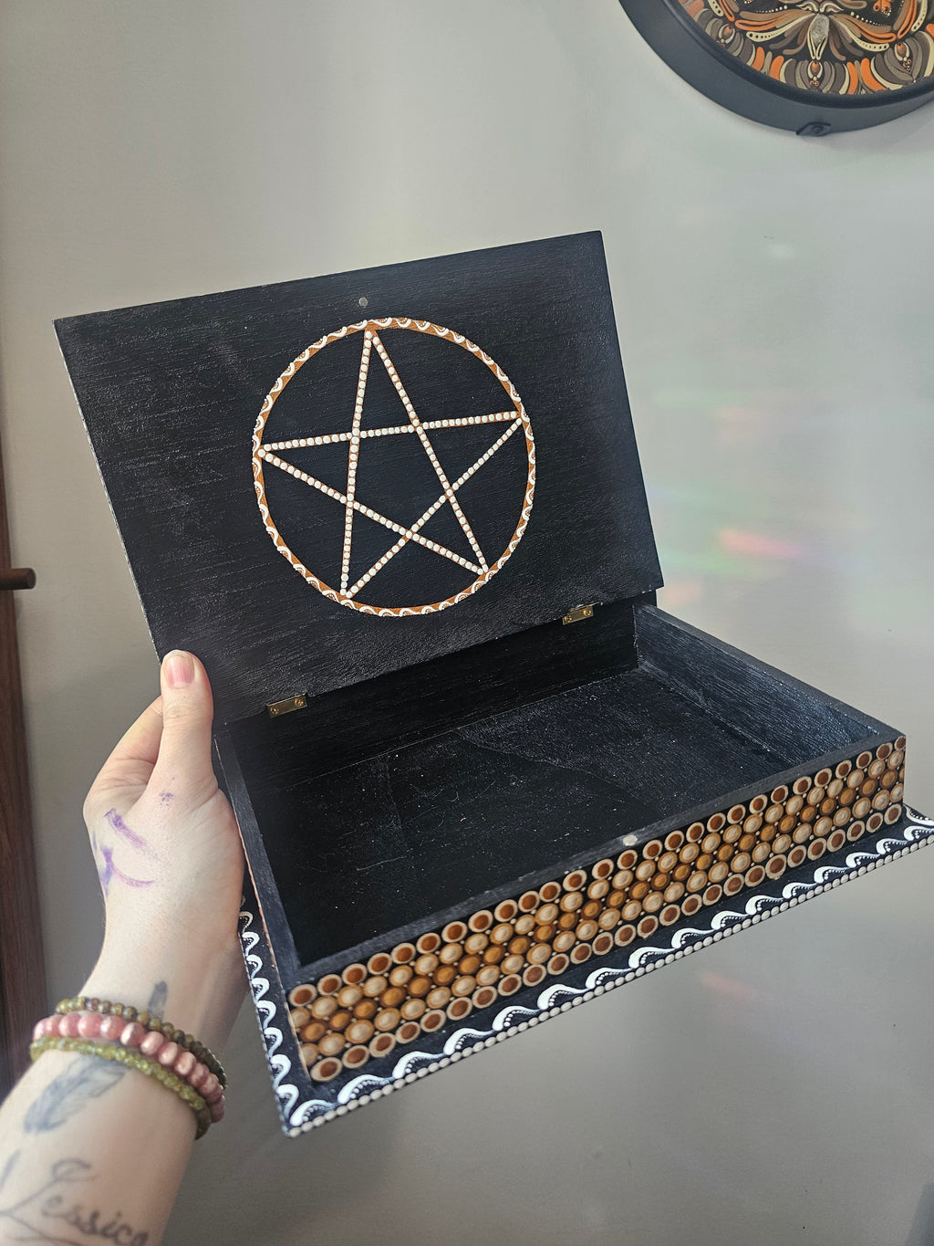 Wooden box 🧙🏽‍♀️🪄📚✨