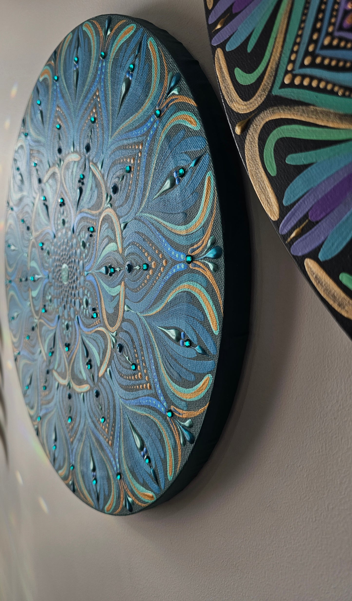 Mandala 16 pouces sur toile
